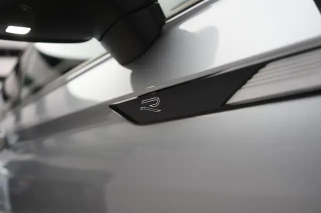 Volkswagen Tiguan Allspace view 11