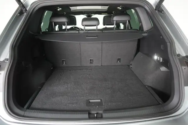 Volkswagen Tiguan Allspace view 7