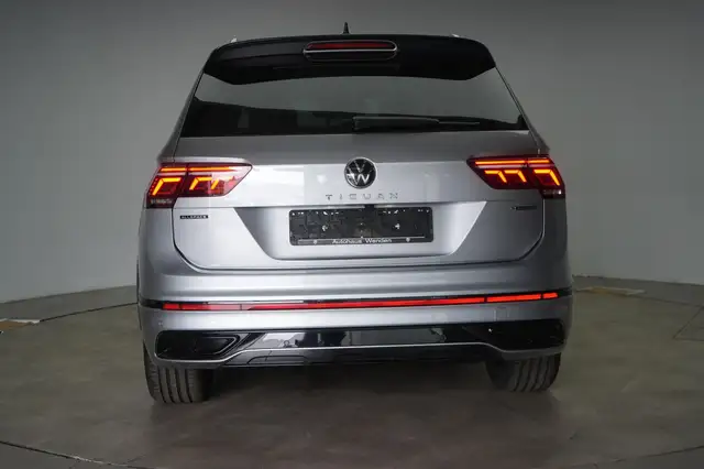 Volkswagen Tiguan Allspace view 6