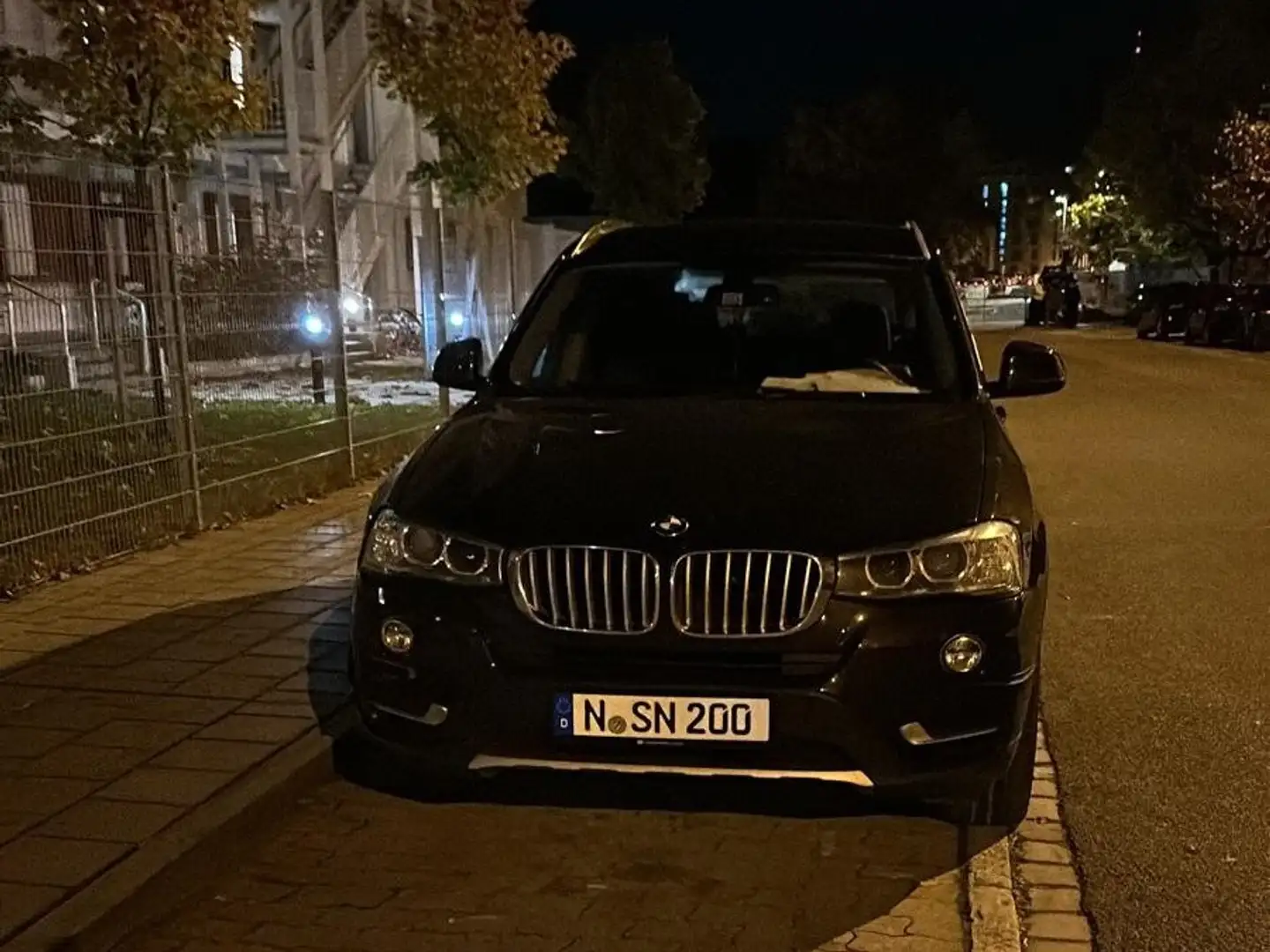 BMW X3 xDrive20d Aut. Barna - 2