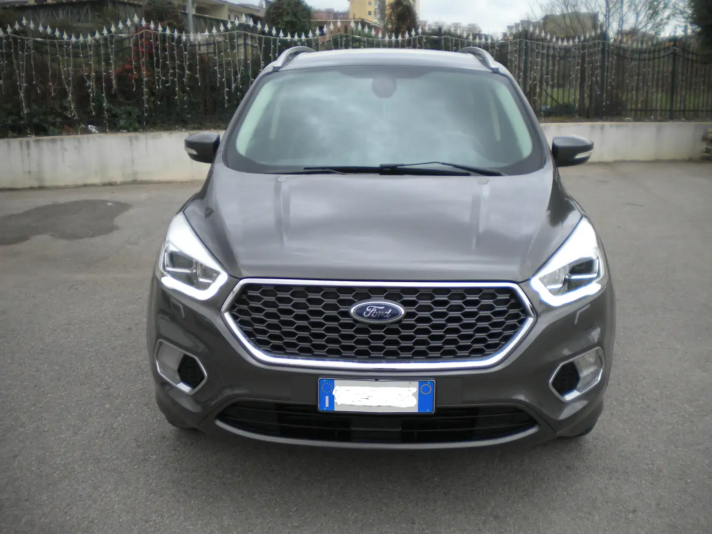Ford Kuga Kuga 2.0 tdci Vignale s Grijs - 2