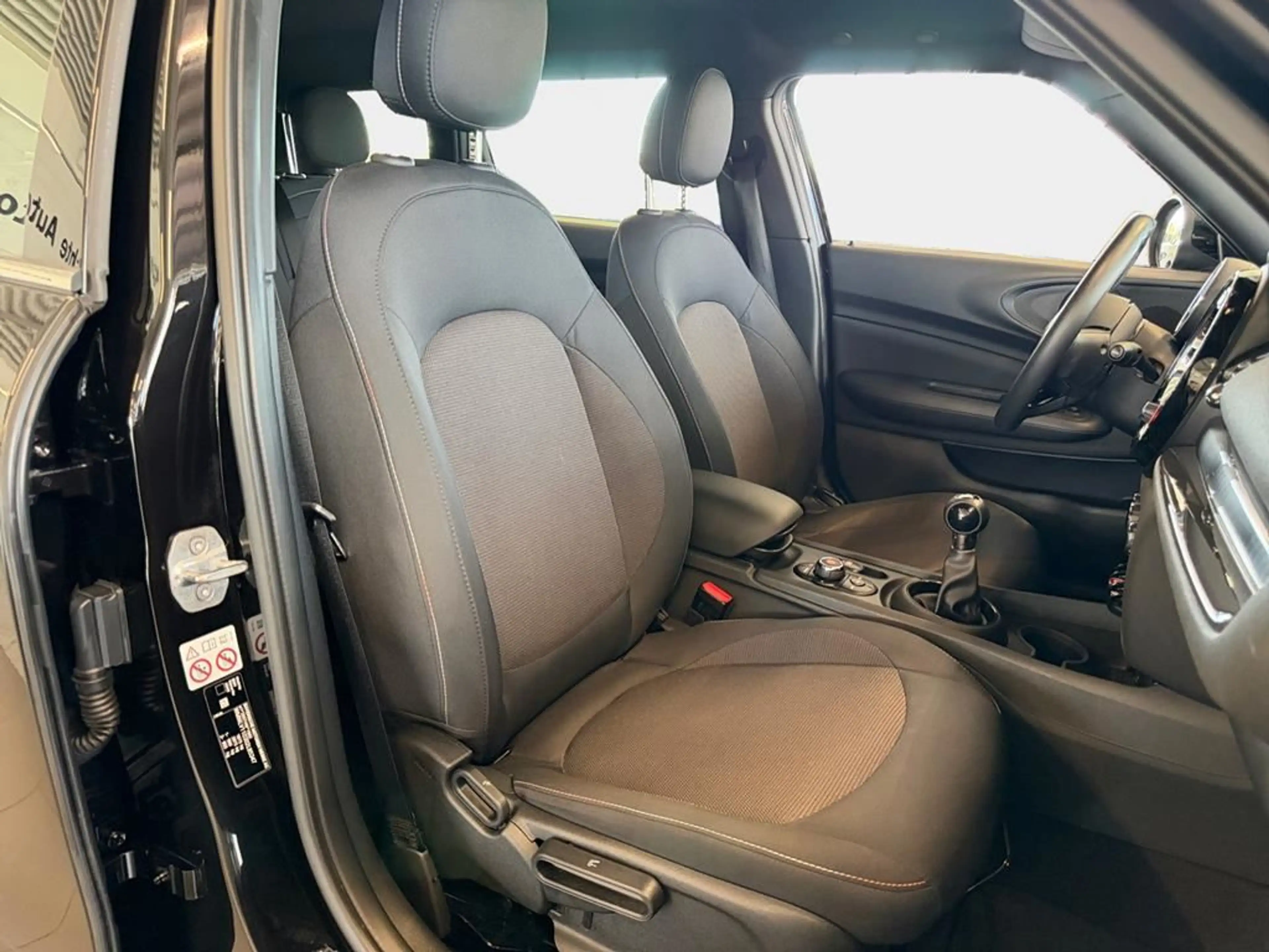 MINI One Clubman Blackyard — photo 15