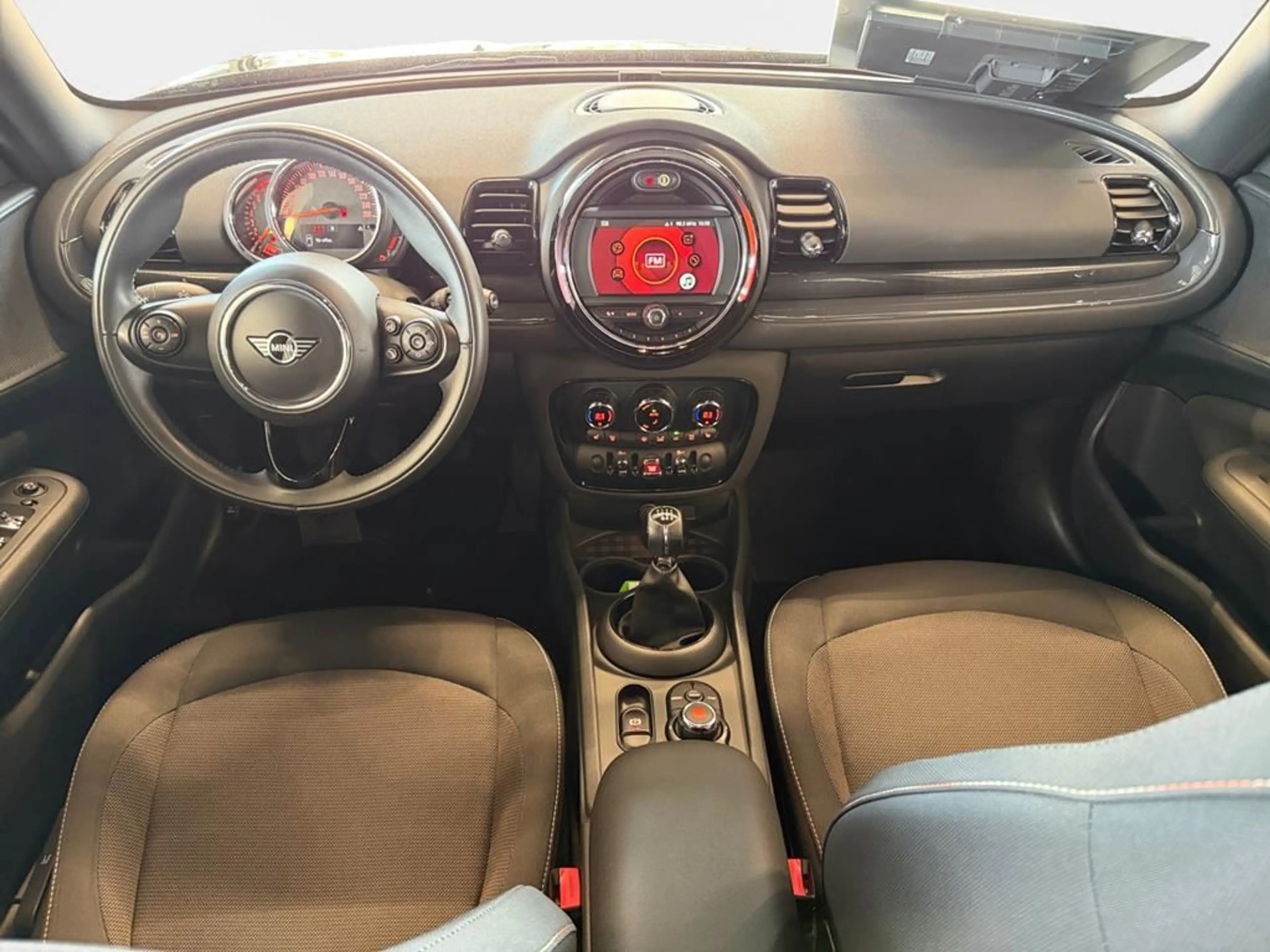 MINI One Clubman Blackyard — photo 12