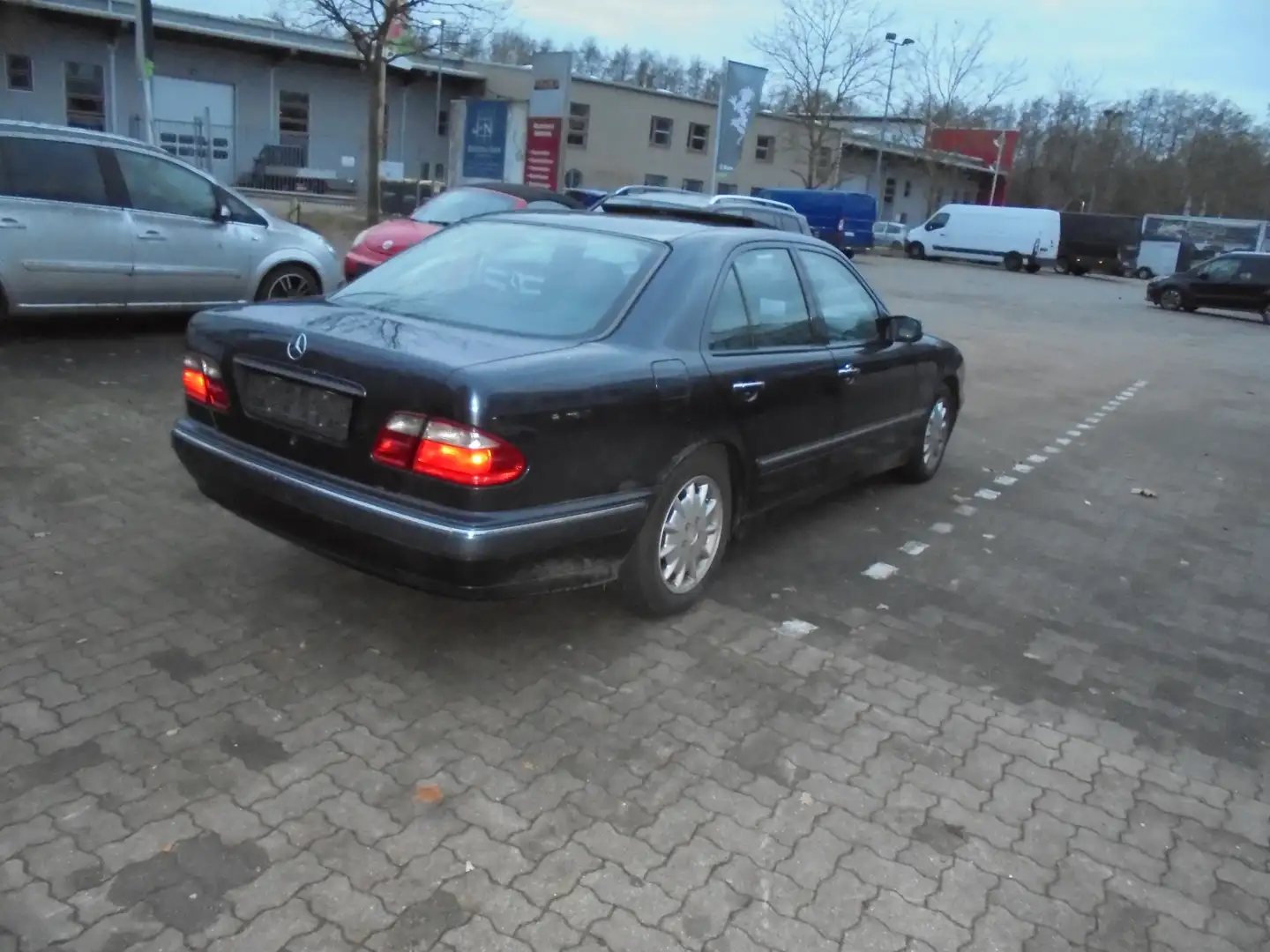 Mercedes-Benz E 220 E 220 CDI Avantgarde Autom. Schiebed. AHK Nero - 2
