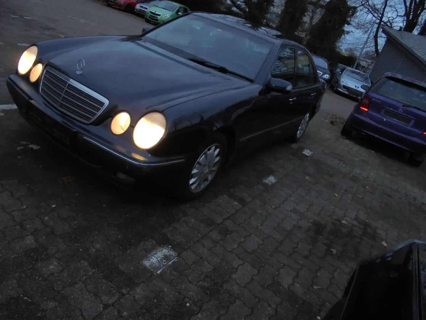 Mercedes-Benz E 220 E 220 CDI Avantgarde Autom. Schiebed. AHK Nero - 1