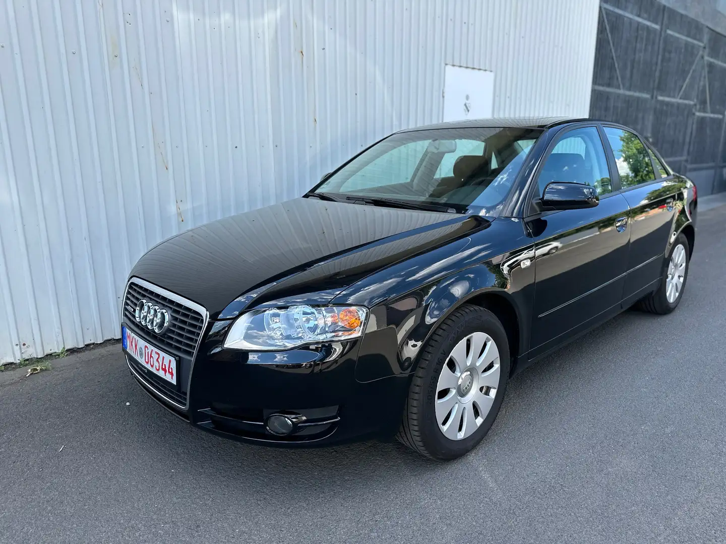 Audi A4 1.8 T quattro,1.Hand Scheckheft Top Zustand Noir - 1
