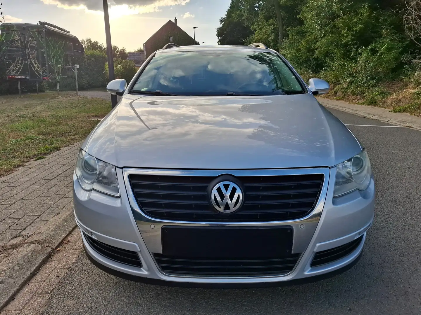 Volkswagen Passat Variant 1.6 CR TDi BlueMotion DPF Navi Klimaat Zilver - 2