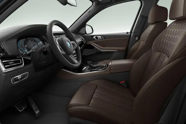 BMW X5 view 2
