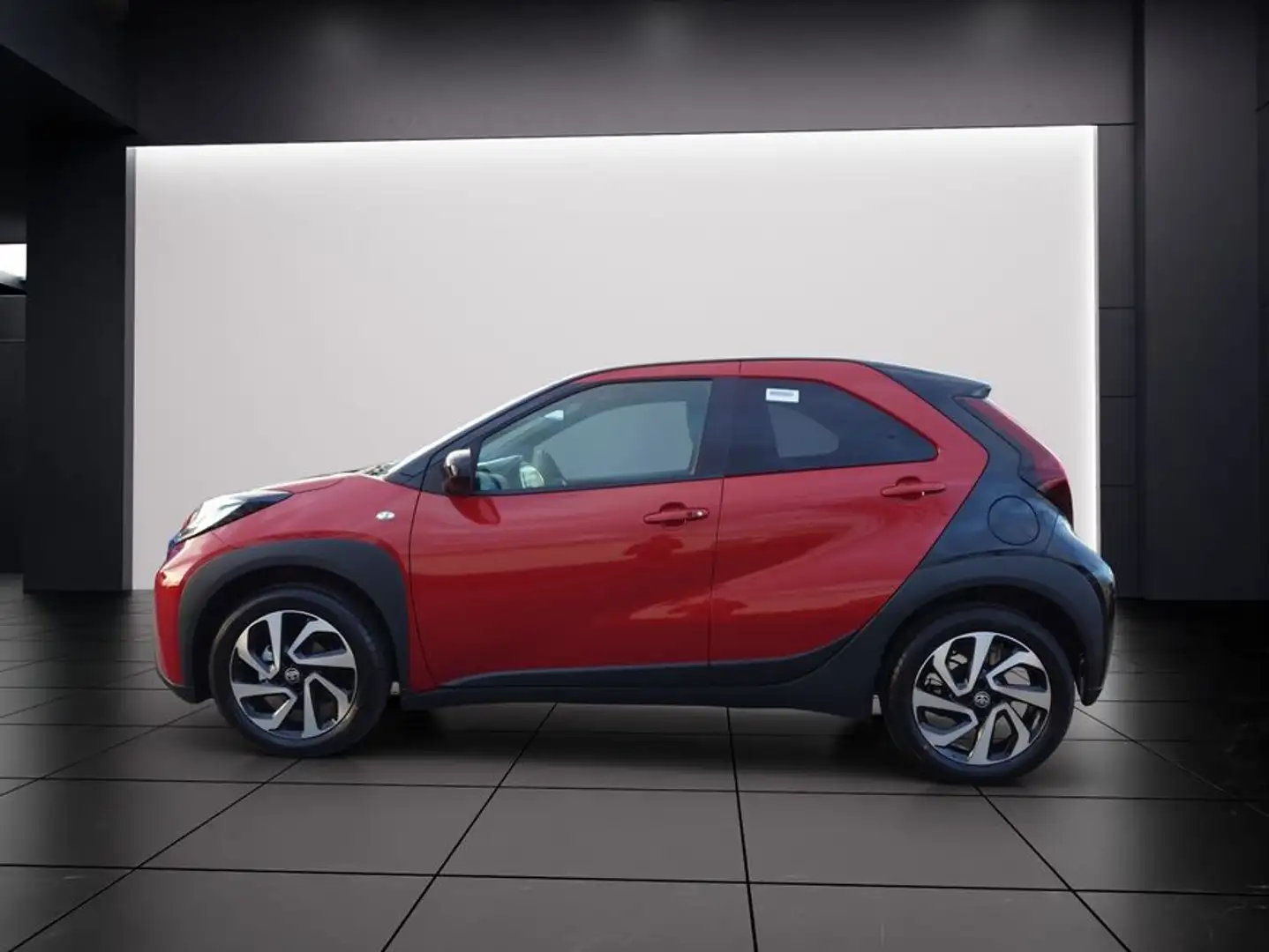 Toyota Aygo X X S-CVT Teamplayer 53 kW, 5-türig Czerwony - 2
