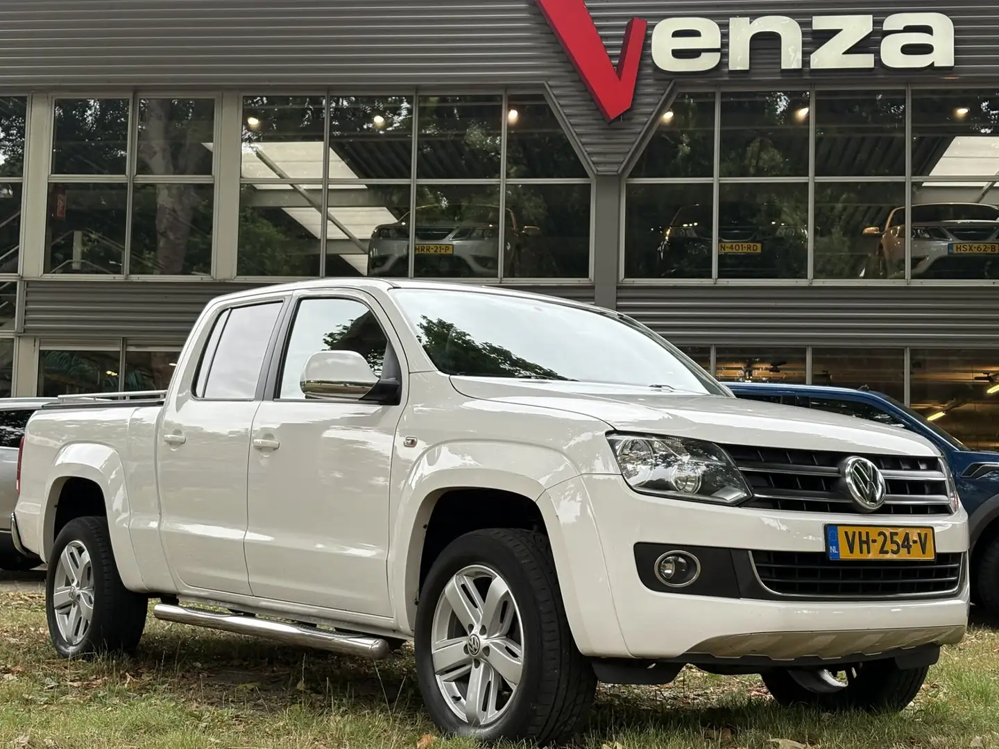 Volkswagen Amarok 2.0 TDI 4Motion DC Highline NL-Auto Wit - 1