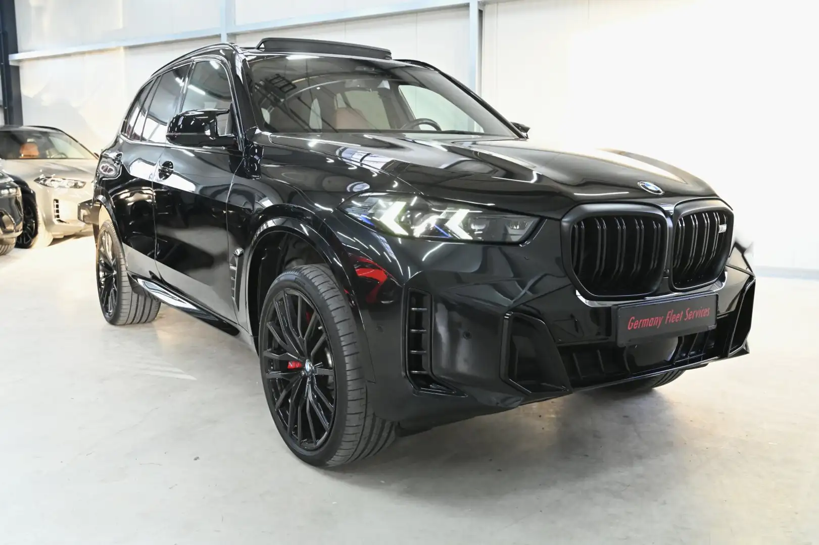 BMW X5 M60i M-Sport PRO LUFT*MASSAGE*PANO-SKY*B&W*22 Noir - 2