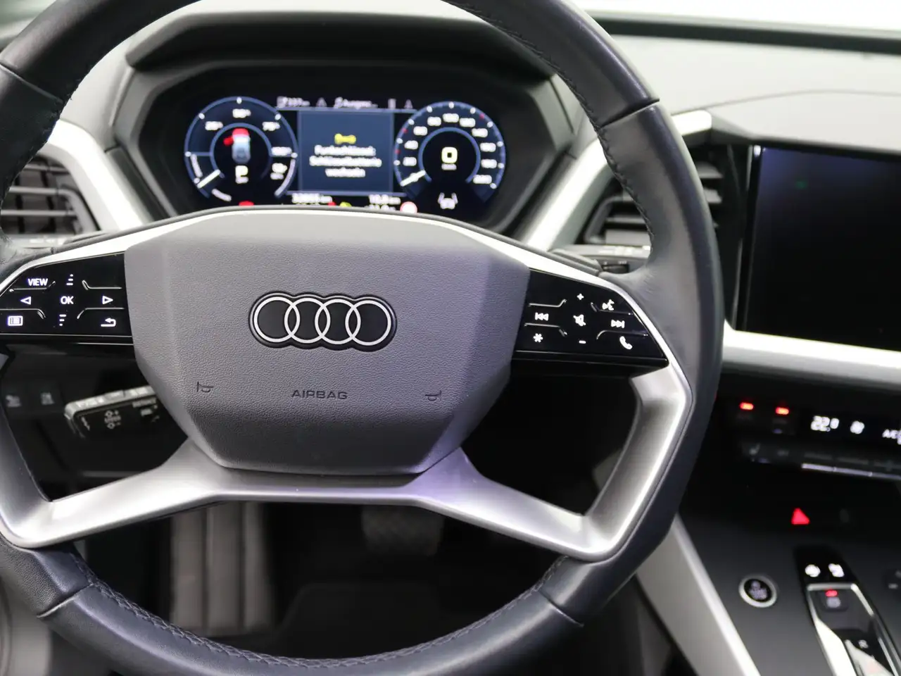 Audi Q4 e-tron 40 / Navi pro, Matrix, Pano, AR-HuD 13