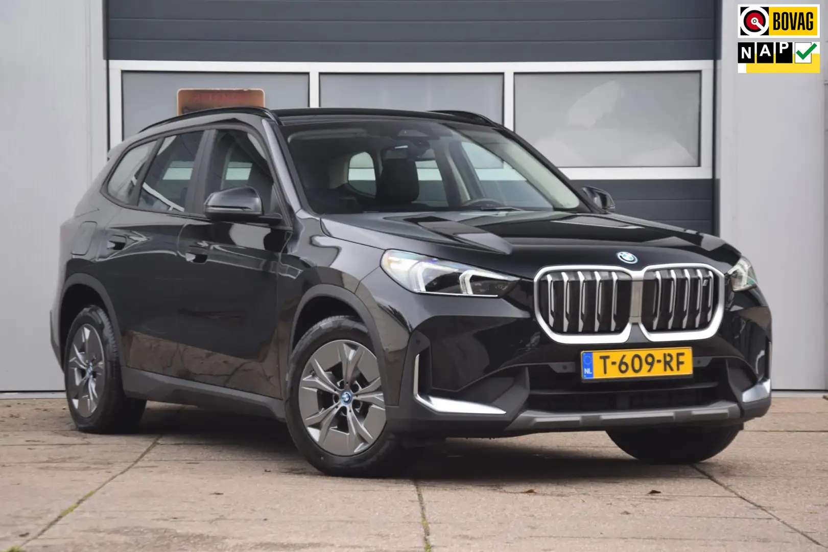 BMW iX1 XDrive30 Launch Edition 67 kWh + 7.757 EURO AAN EX Noir - 1