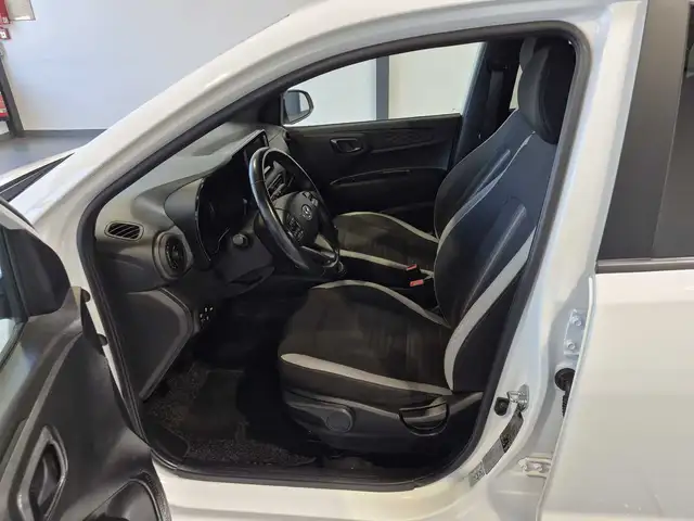 Hyundai I10 view 8