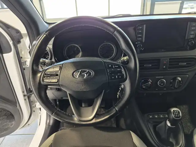 Hyundai I10 view 10