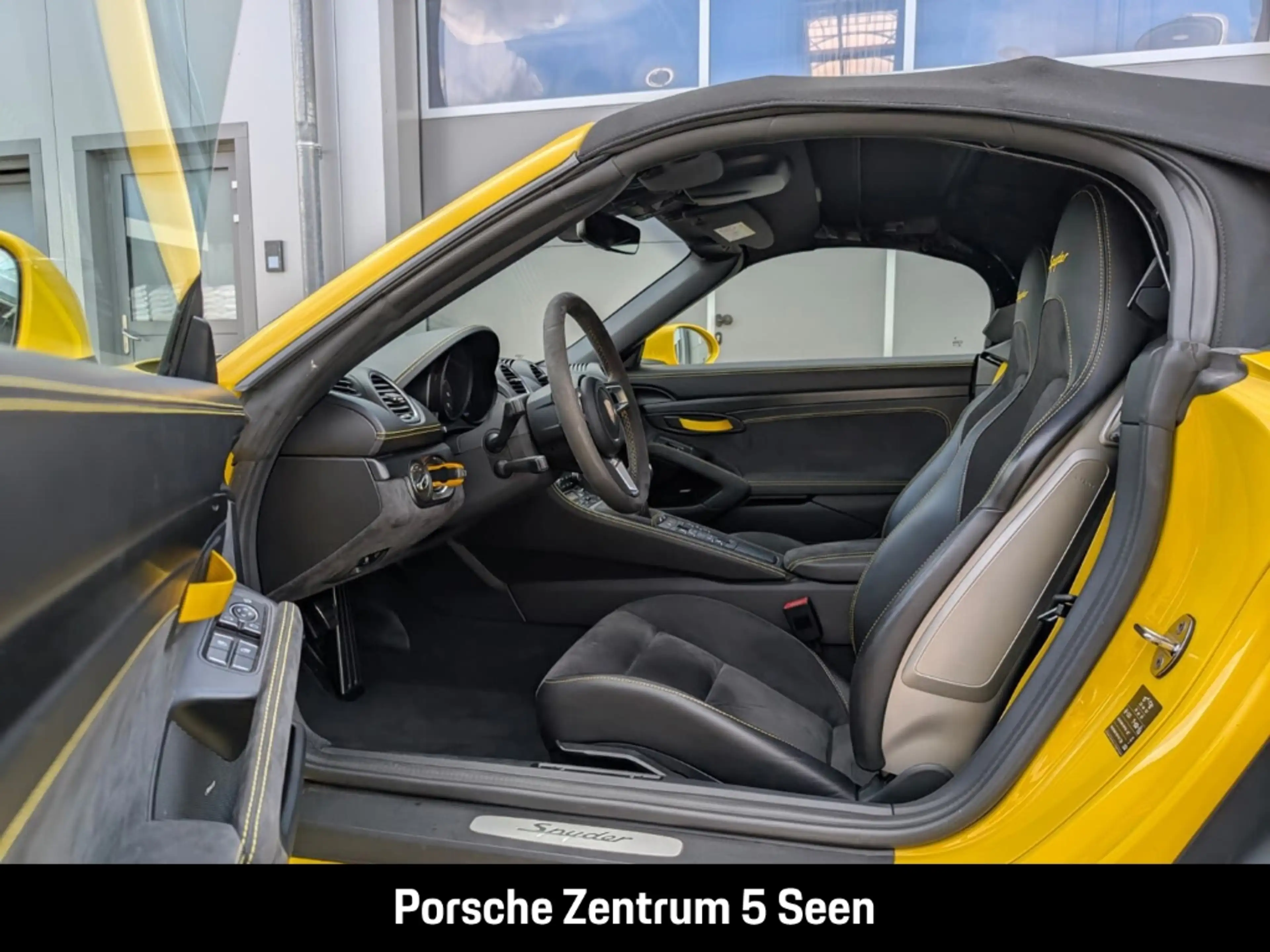 Porsche 718 Spyder — photo 24