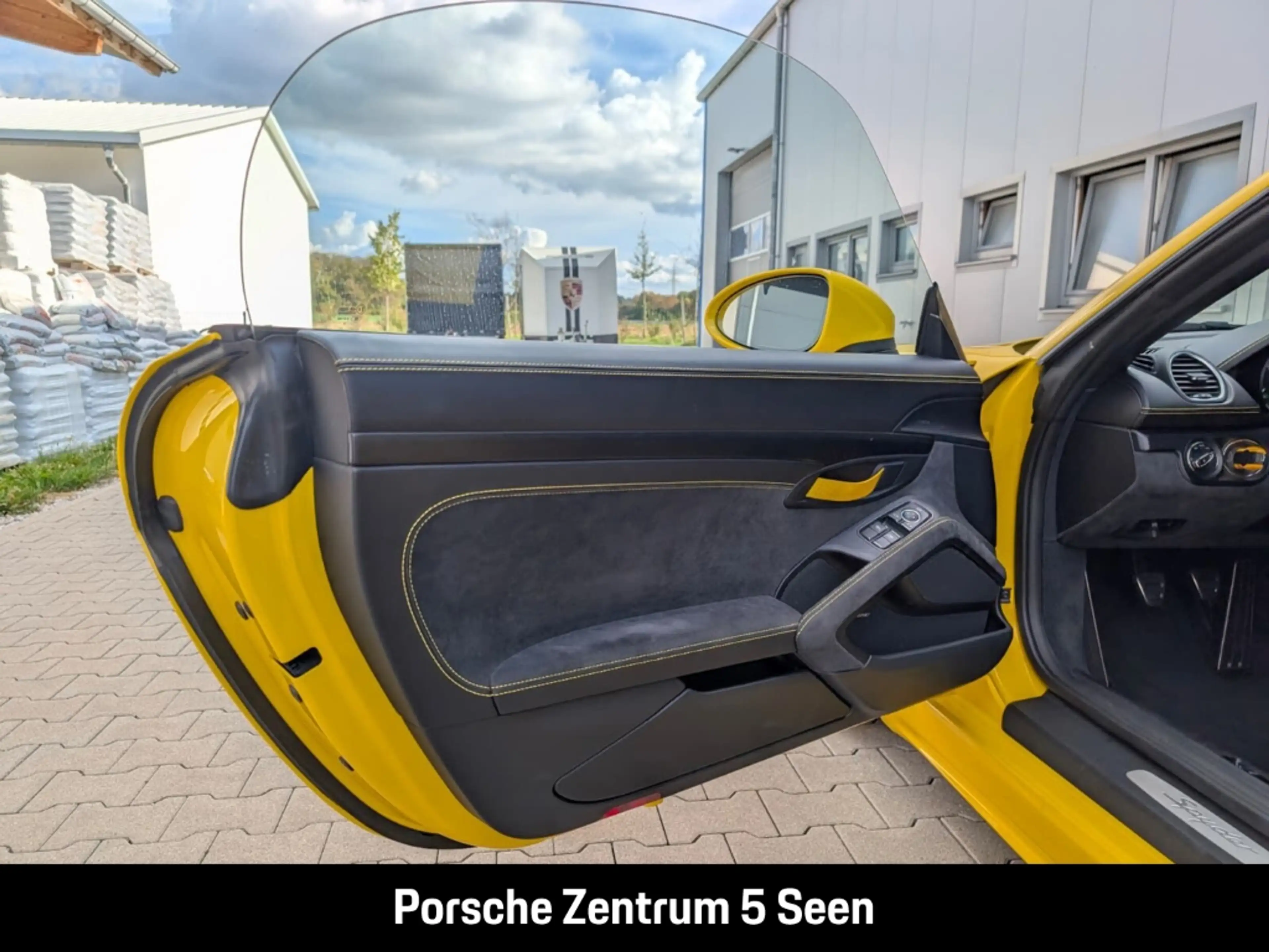Porsche 718 Spyder — photo 22