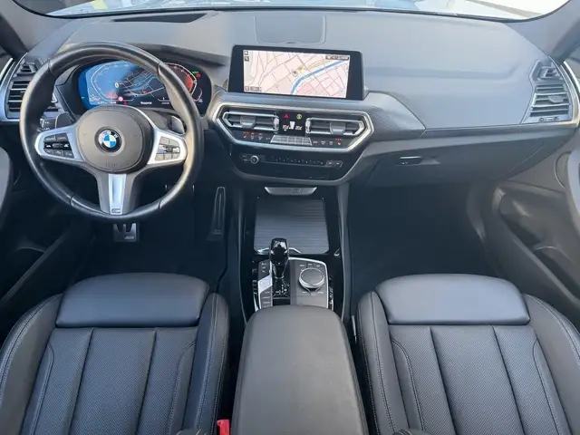 BMW X3 view 12
