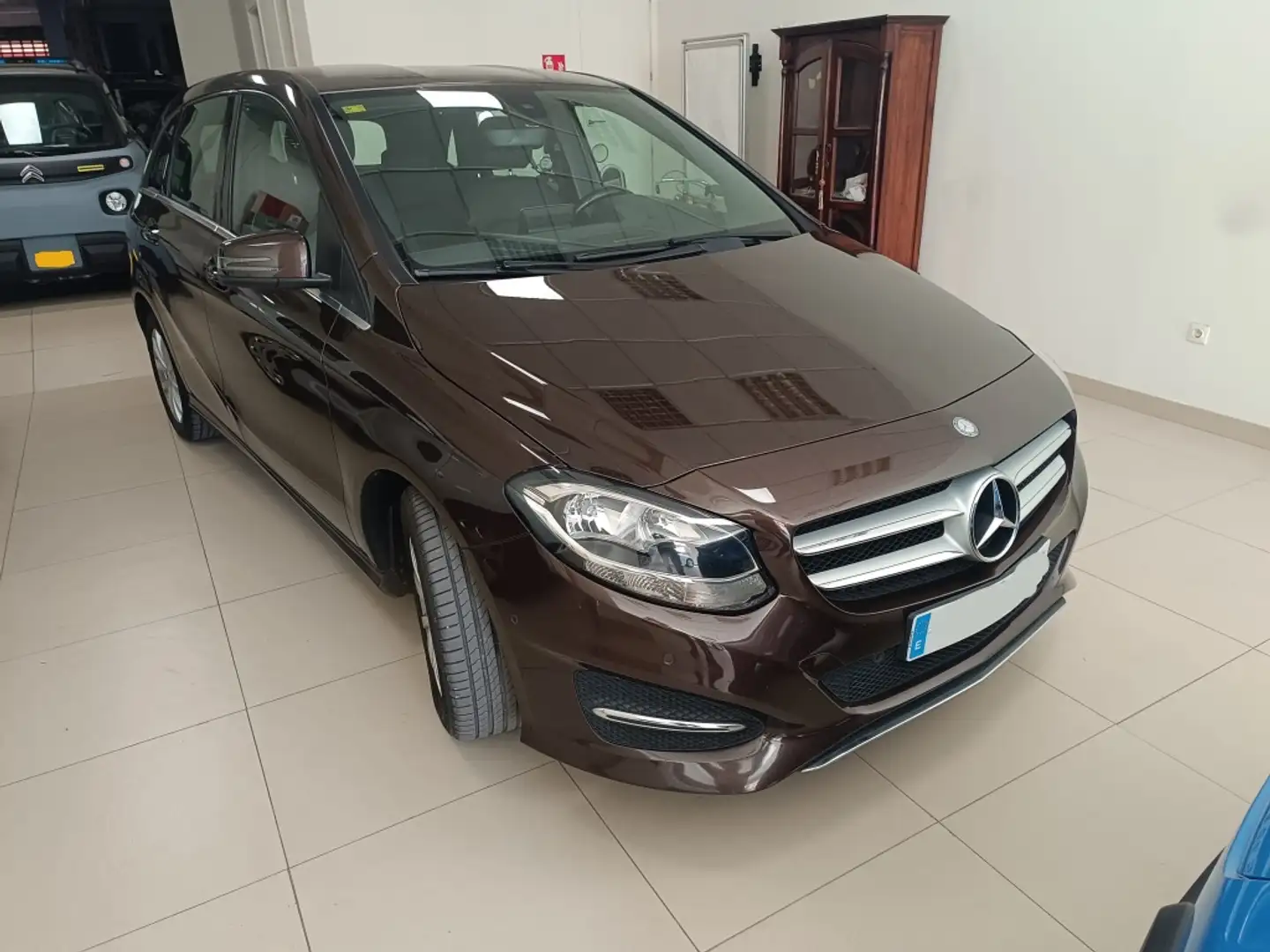 Mercedes-Benz B 180 180d Marrón - 1