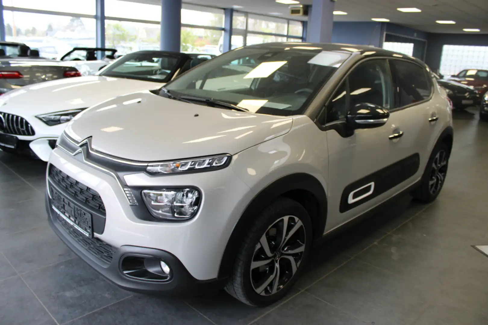 Citroen C3 PureTech 110 EAT6 Shine Pack Grau - 2