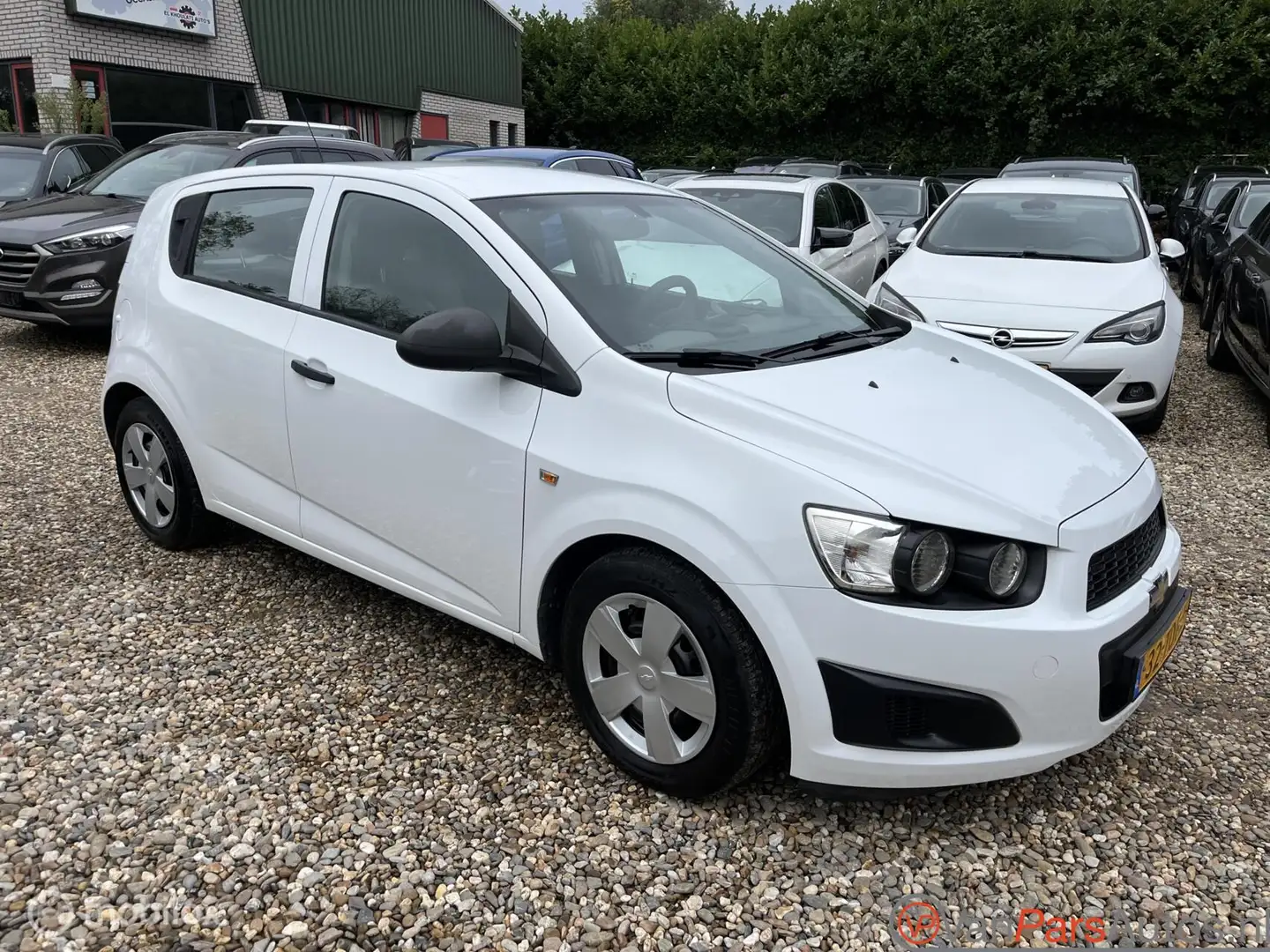 Chevrolet Aveo 1.2 LS,Airco,Cruise,5drs,2e eigenaar Wit - 2