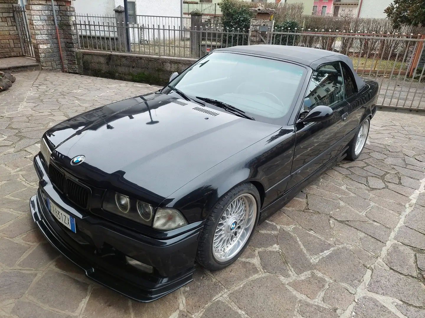 BMW 325 325i Cabrio Europa - 1