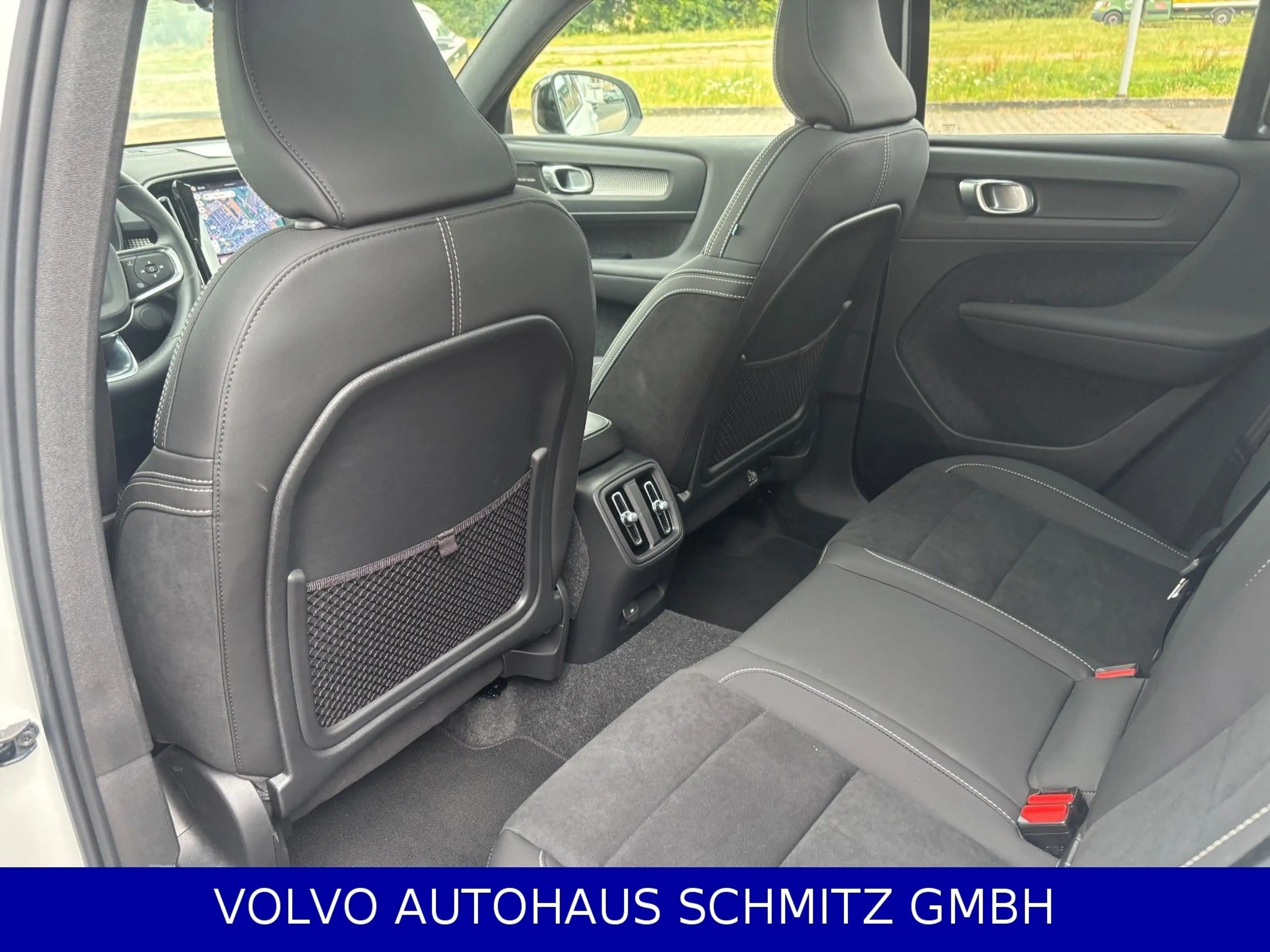 Volvo EX40 Black Edition Ultra Extended Range AHK — photo 14