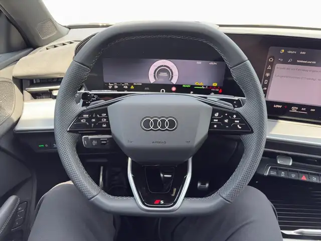 Audi Q3 view 9