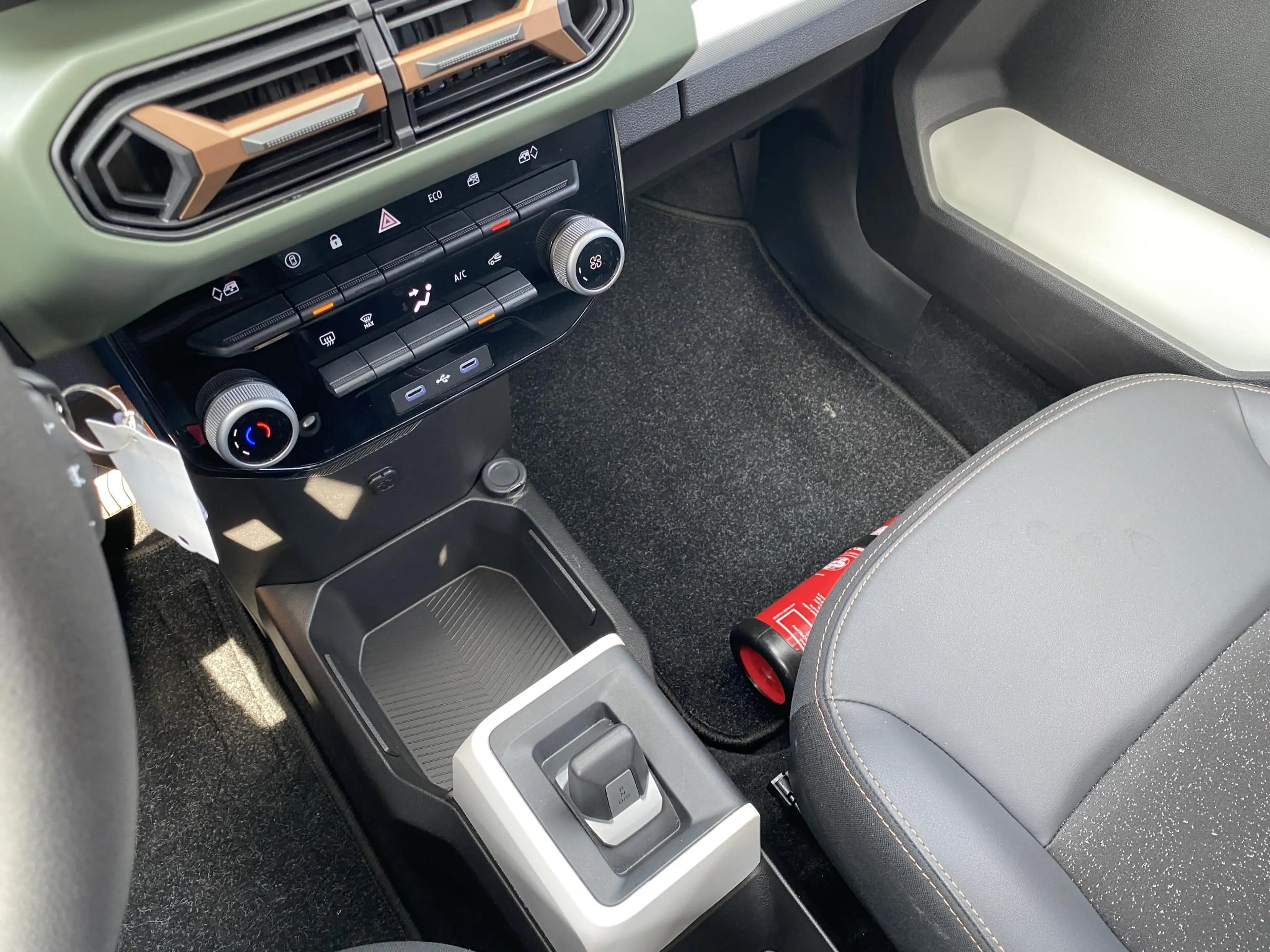 Dacia Spring Extreme Electric 65 — photo 10