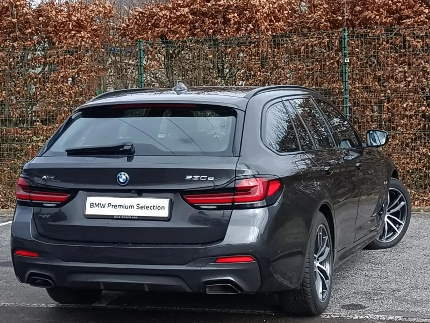 BMW 530 e xDrive Touring Pack M Grey - 2