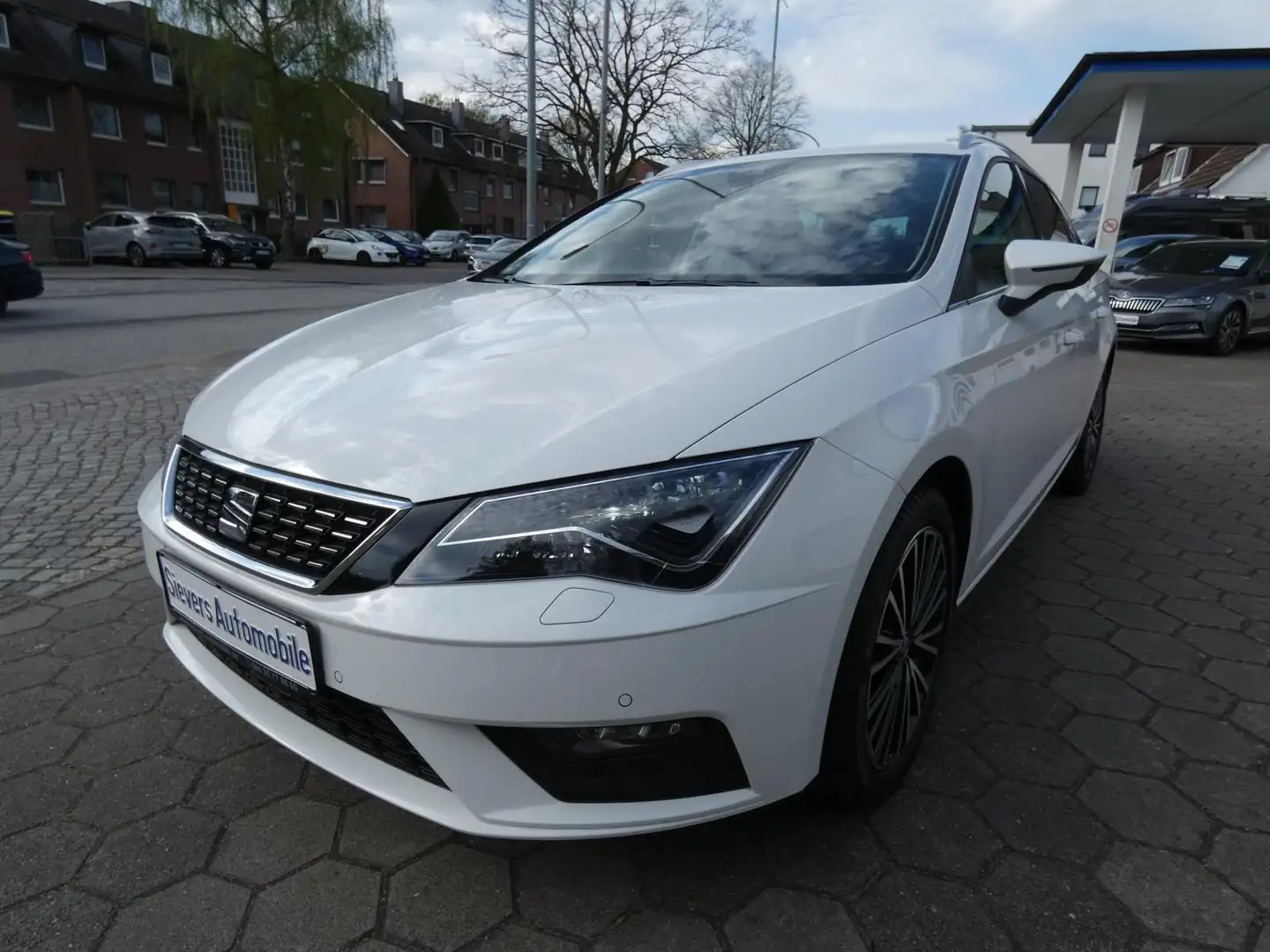 SEAT Leon ST Xcellence 2,0 TSI DSG Leder Pano LED ACC Navi K Wit - 1