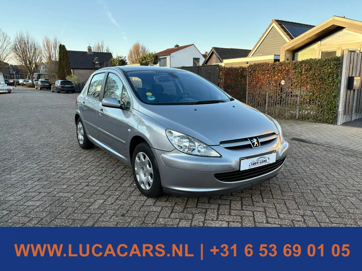 Peugeot 307 1.6-16V XT Premium AIRCO + NIEUWE APK! Grau - 2