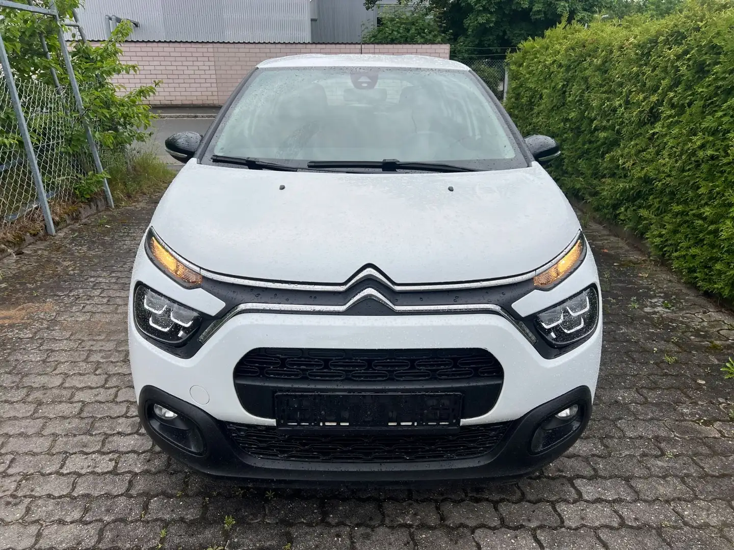 Citroen C3 1.2 PureTech*LED*Navi*Klimaaut*LaneAssist* Weiß - 2