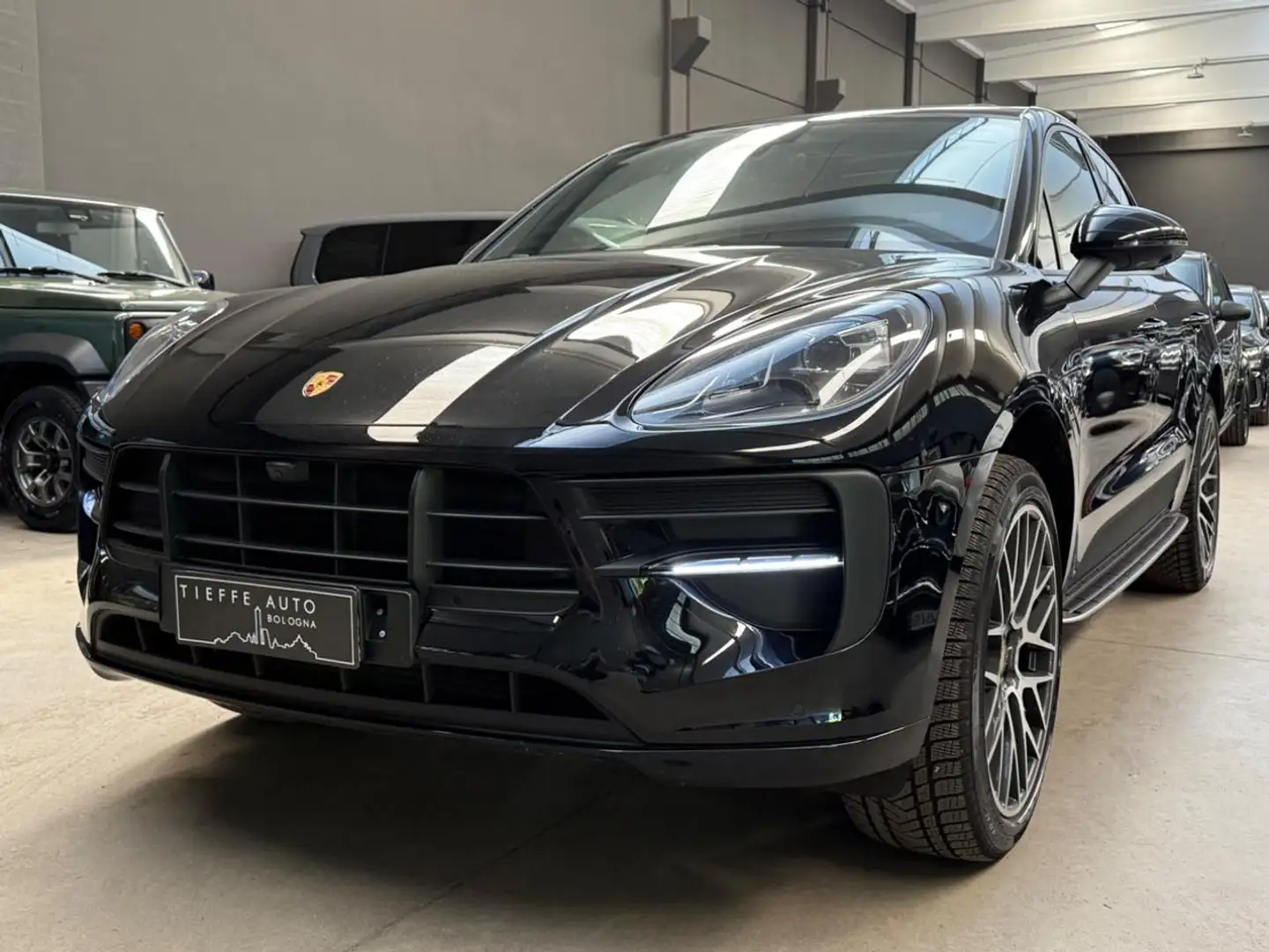 Porsche Macan 2.0 Schwarz - 1