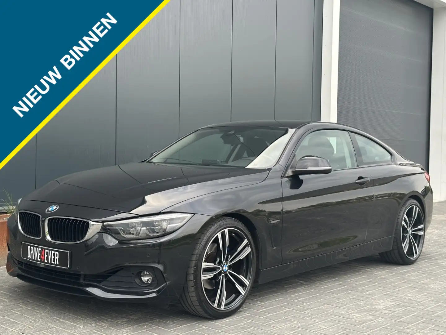 BMW 420 4-serie Coupé 420i Cent Exec M2018 NAVI PDC SPORTV Zwart - 1