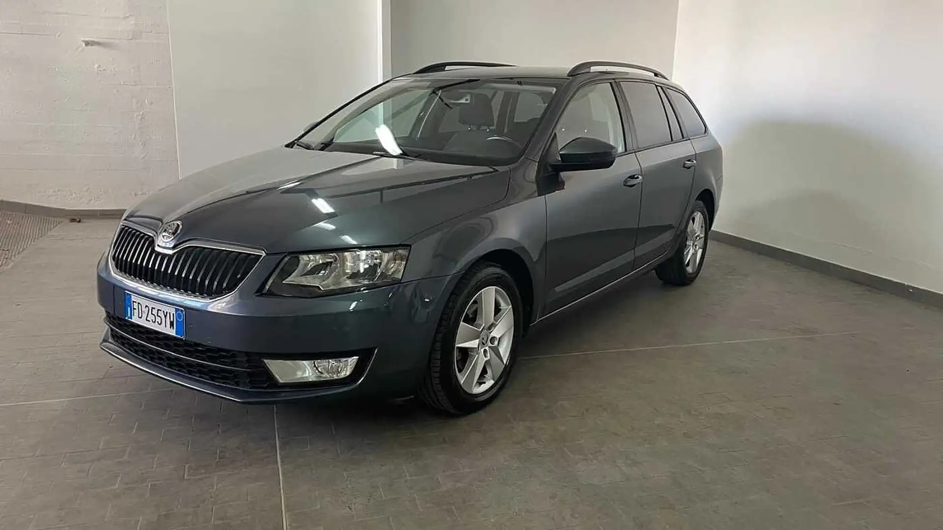 Skoda Octavia 3ª serie 1.6 TDI CR 110 CV Ambition Grigio - 2