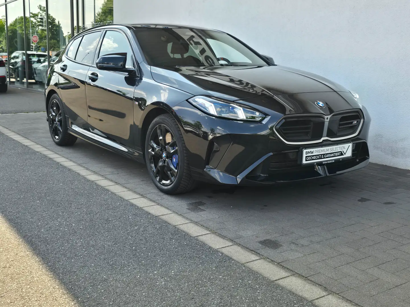 BMW 1er M Coupé M135 xDrive Head-Up*Adap Fahrwerk*DAPro*h/k*PA+ Zwart - 1
