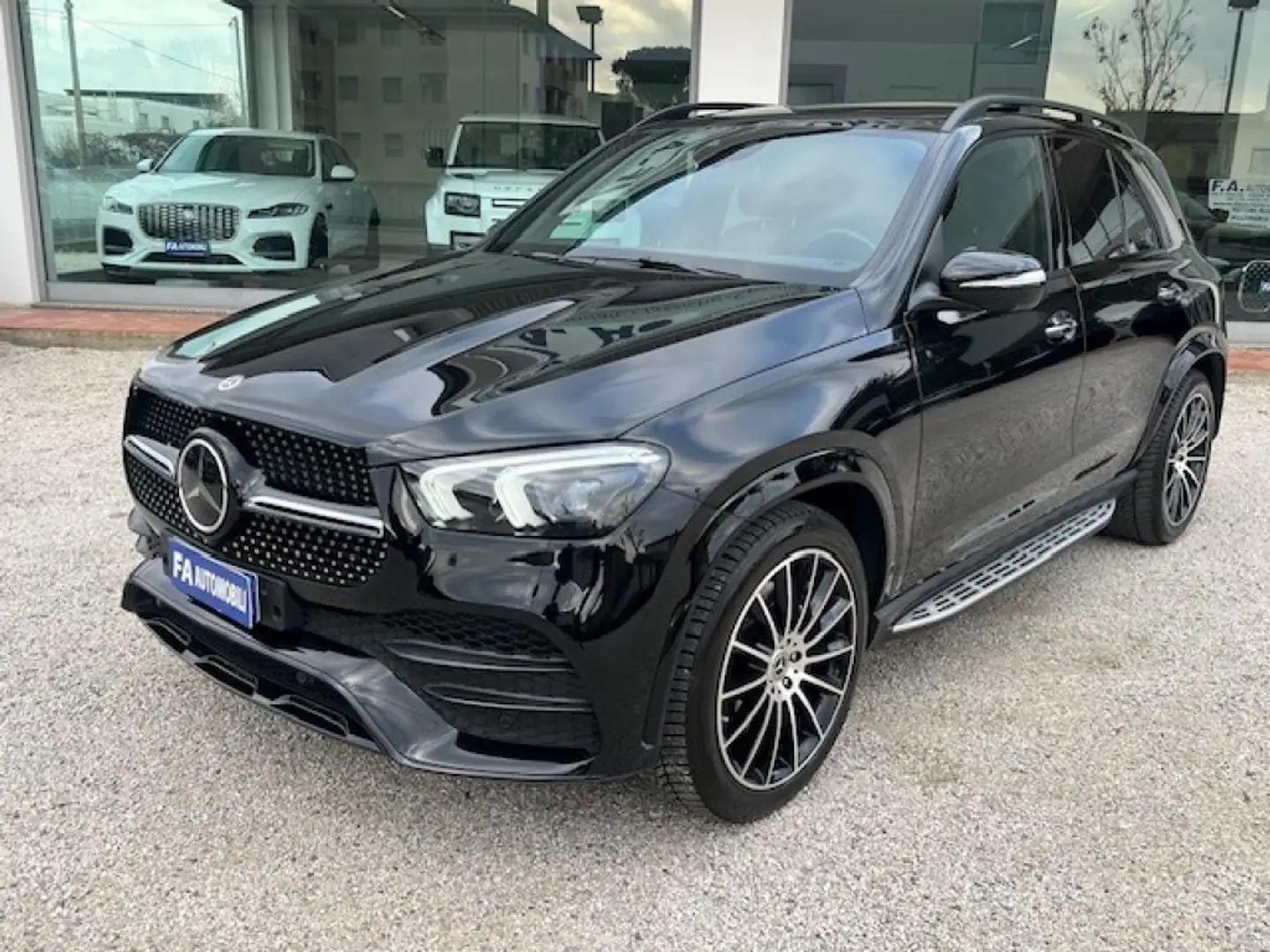 Mercedes-Benz GLE 300 d 4Matic Mild Hybrid Premium Plus AMG Noir - 2