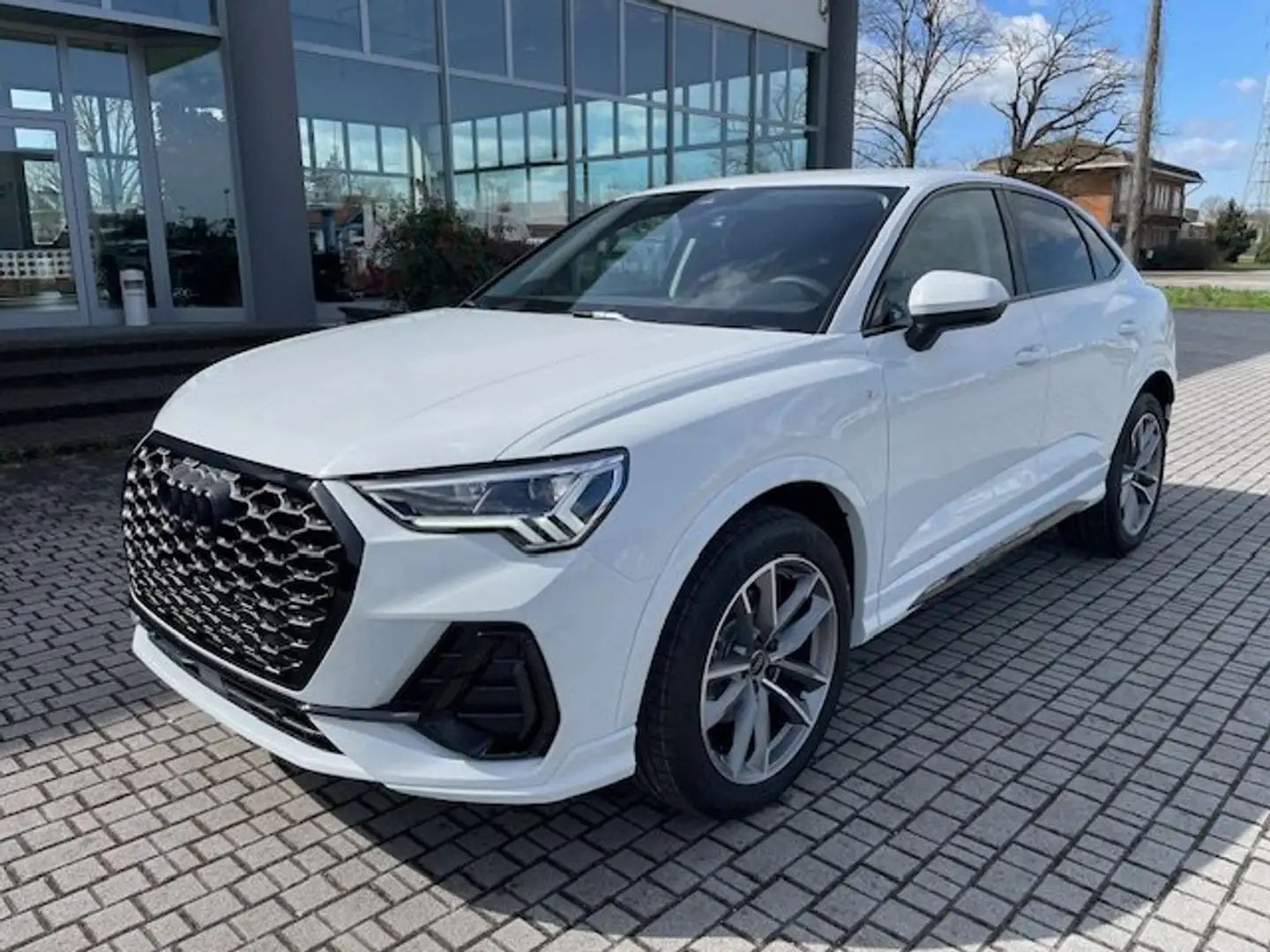 Audi Q3 SPB Sportback 35 TFSI S tronic S Line 19/BLACK.P Bianco - 2