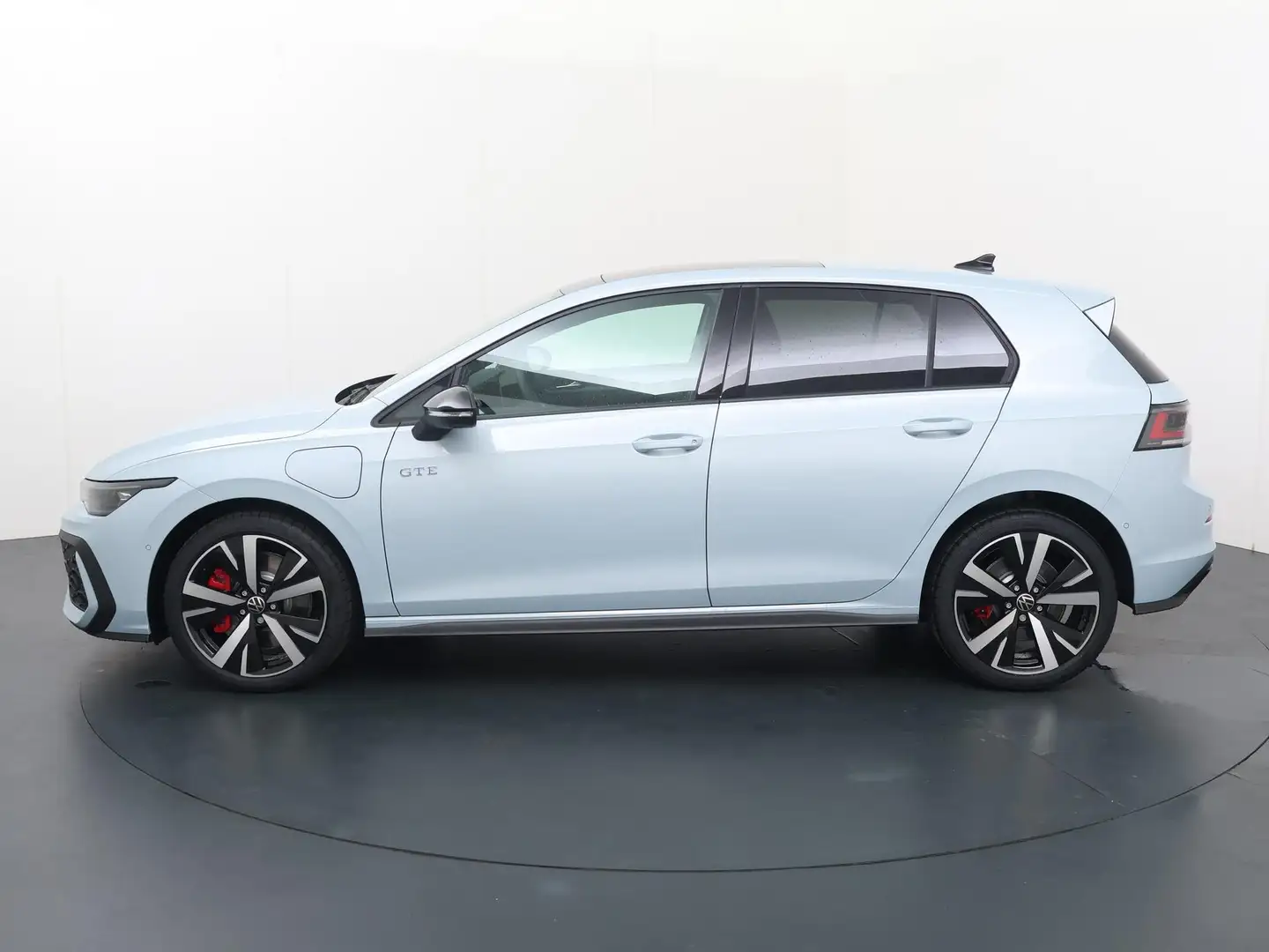 Volkswagen Golf GTE 8 1.5 eHybrid 200 kW / 272 pk Hatchback 6 versn. D Bleu - 2
