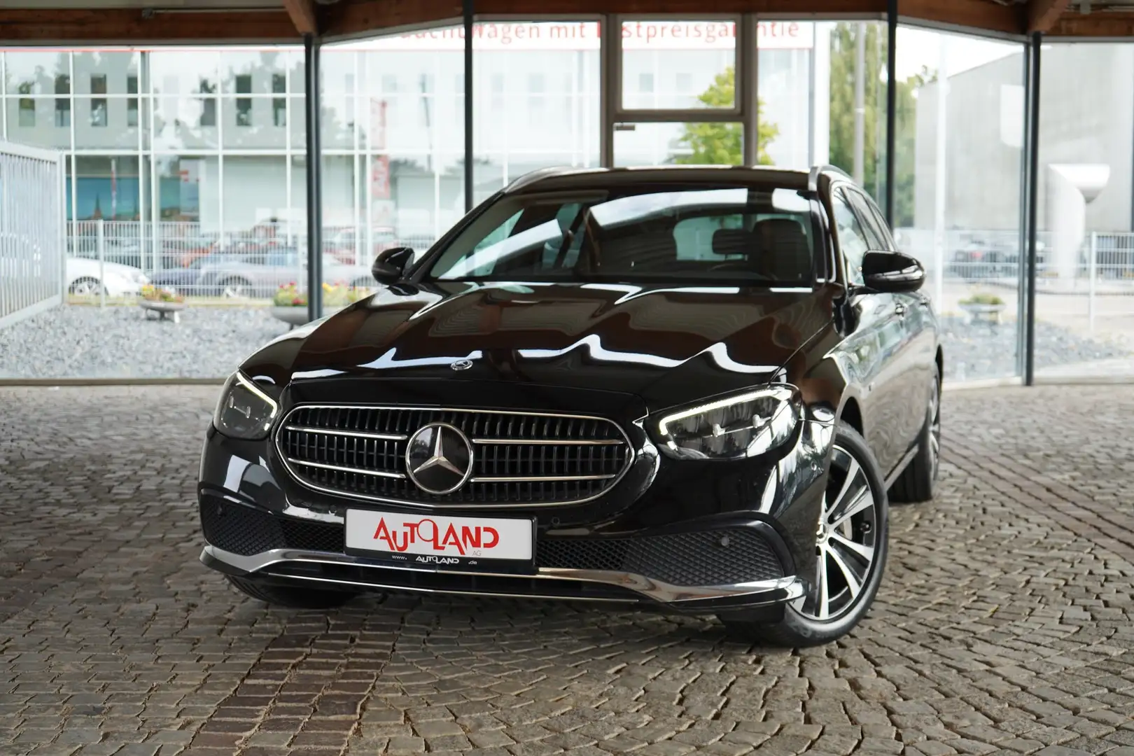 Mercedes-Benz E 300 E300 de T 9G-Tronic LED Navi ACC DAB Kamera Zwart - 2