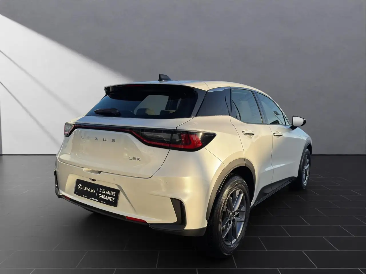 Lexus LBX Basis*1.5*KOMFORT-PAK.*SHZ 15J-GARANTIE 4