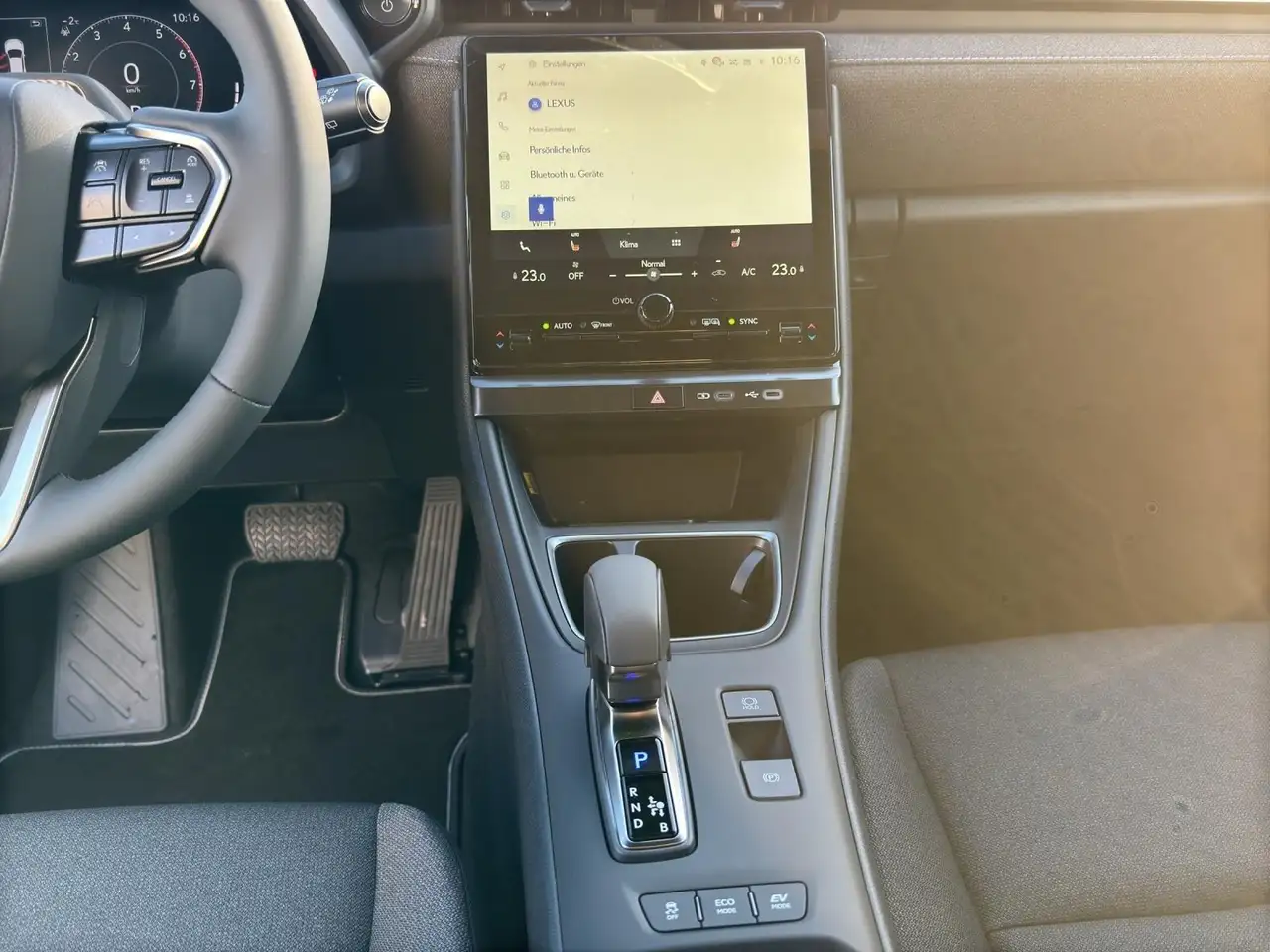 Lexus LBX Basis*1.5*KOMFORT-PAK.*SHZ 15J-GARANTIE 13