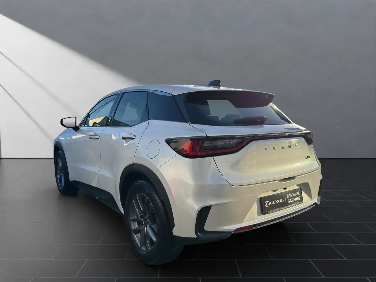 Lexus LBX Basis*1.5*KOMFORT-PAK.*SHZ 15J-GARANTIE 2