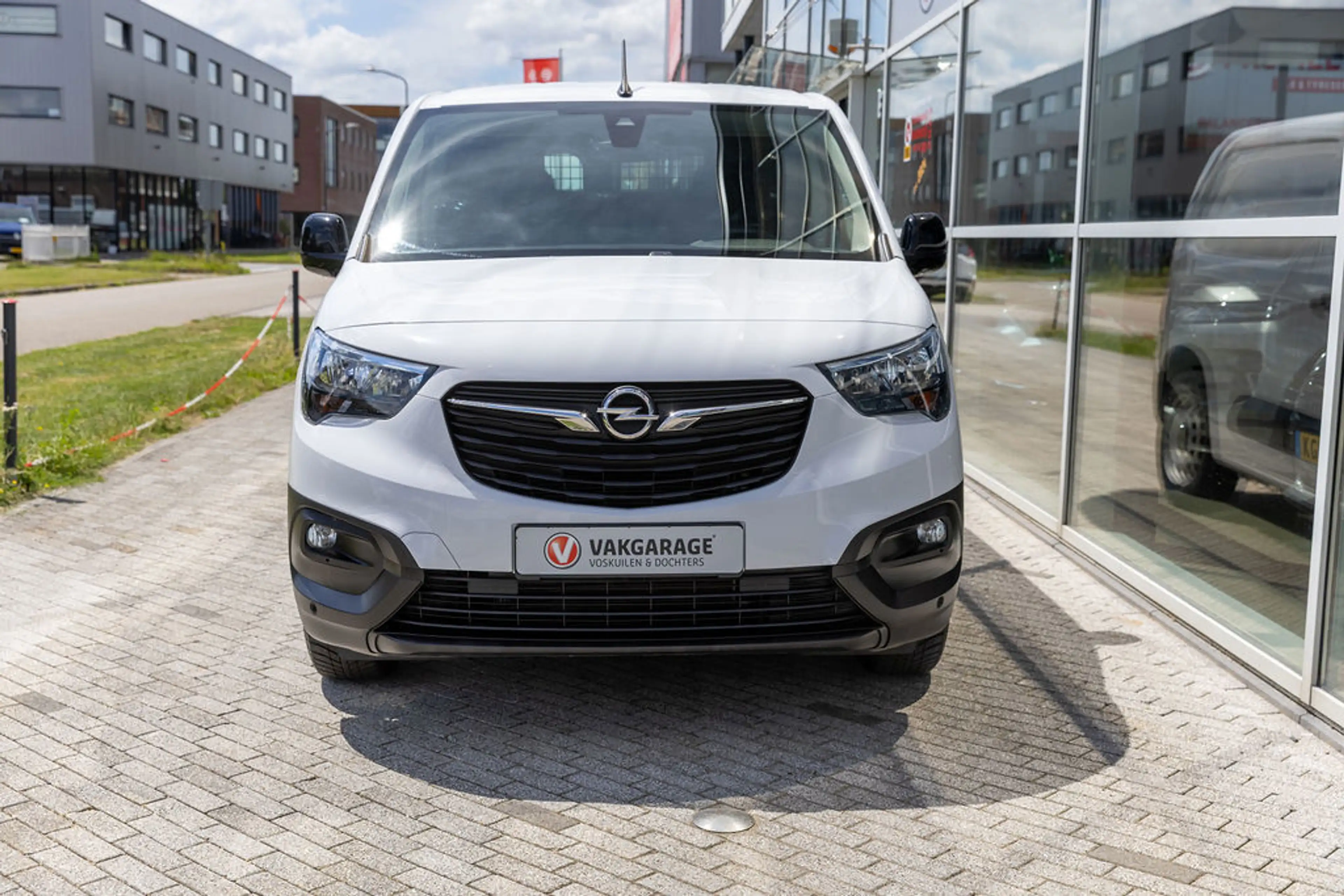 Opel Combo-e Electric 136 L1 50kWh | Trekhaak | Dodehoek warnin — photo 11