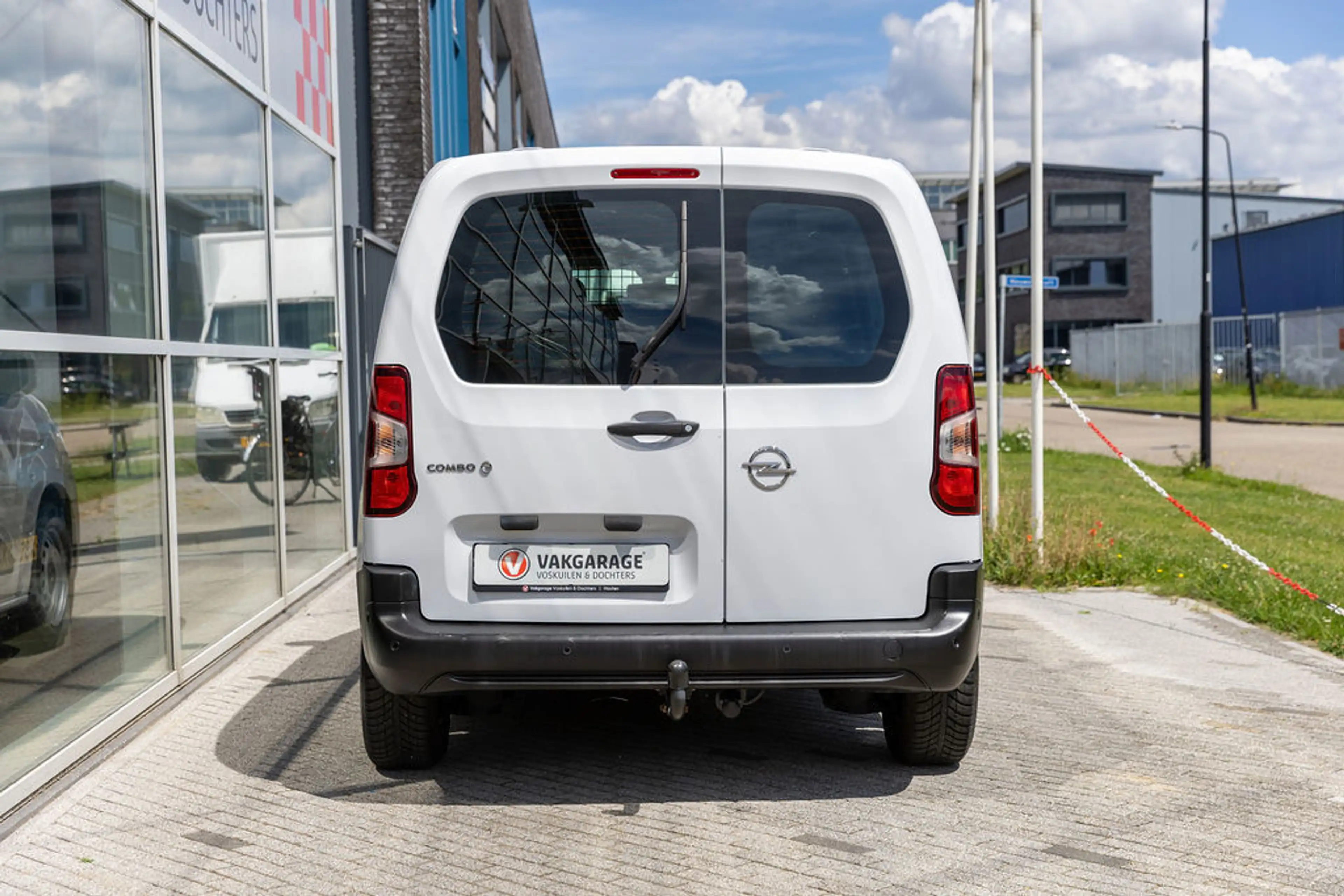 Opel Combo-e Electric 136 L1 50kWh | Trekhaak | Dodehoek warnin — photo 4