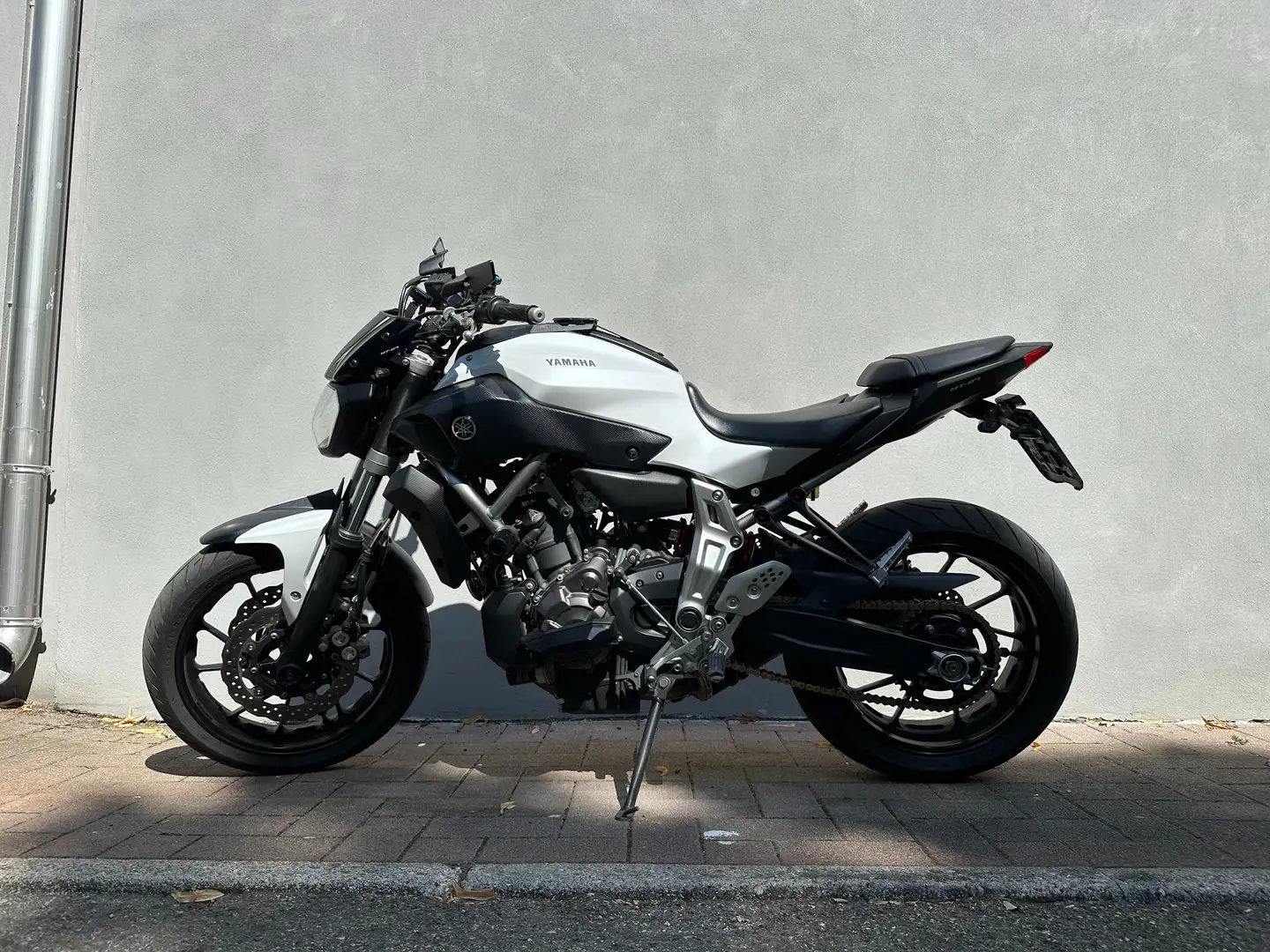 Yamaha MT-07 Bianco - 2