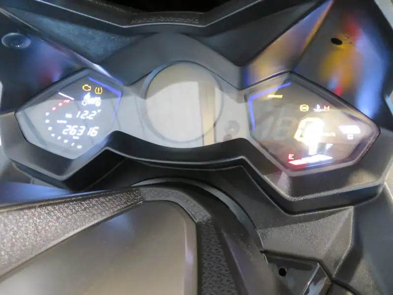 Kymco AK 550 - foto 6