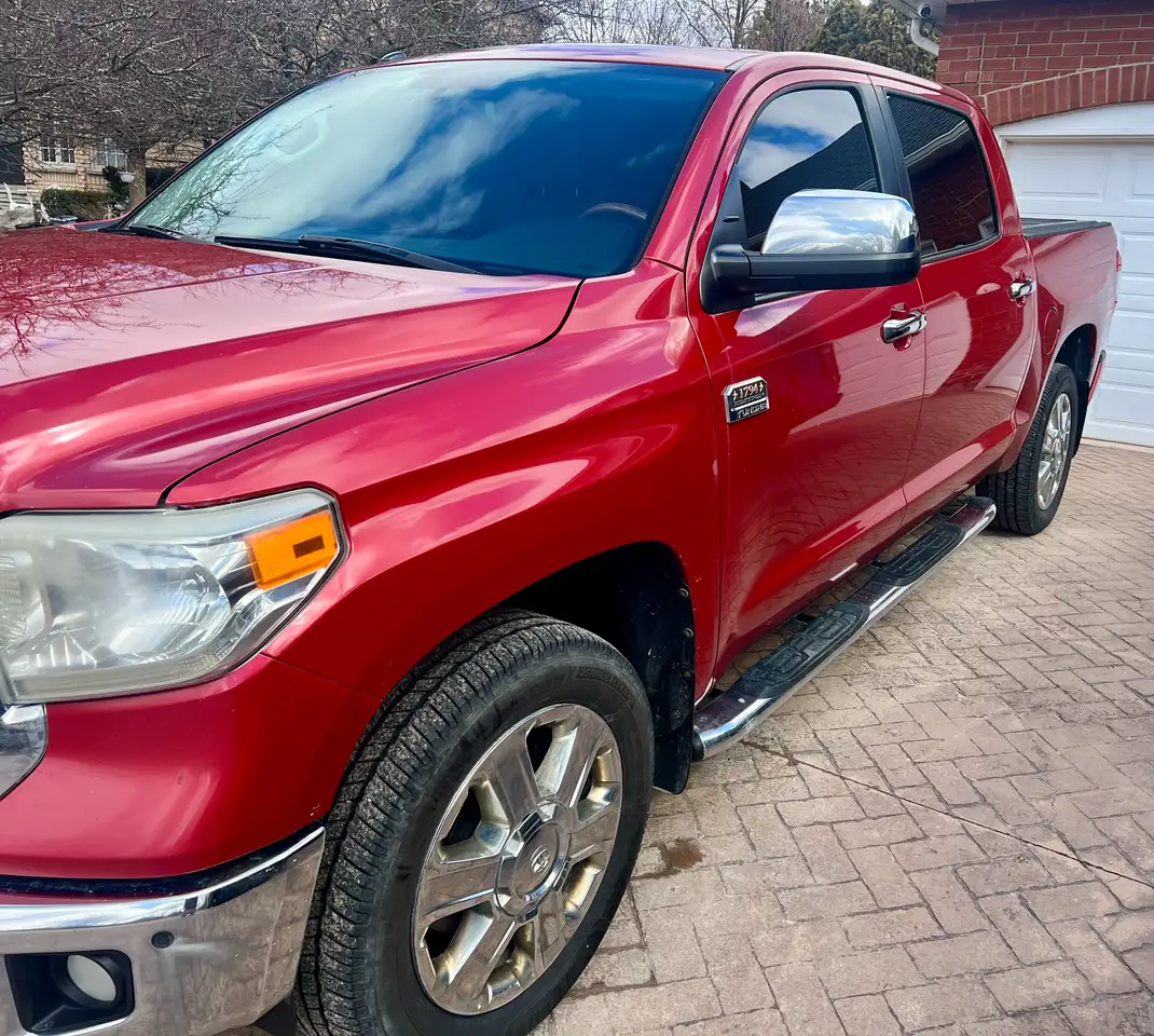 Toyota Tundra снимка Toyota Tundra