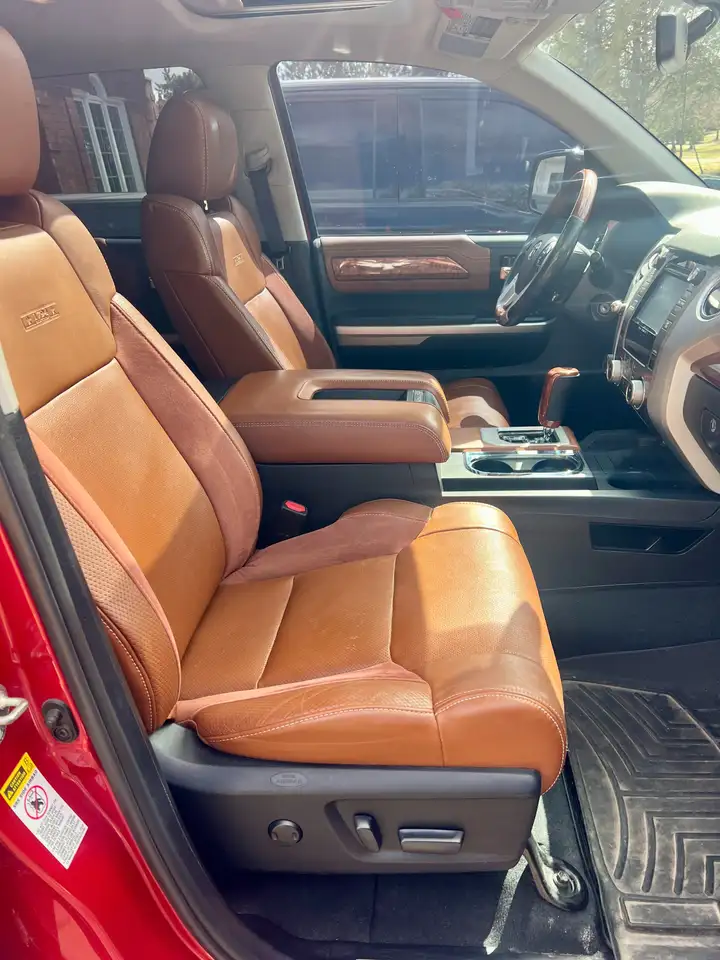 Toyota Tundra снимка Toyota Tundra
